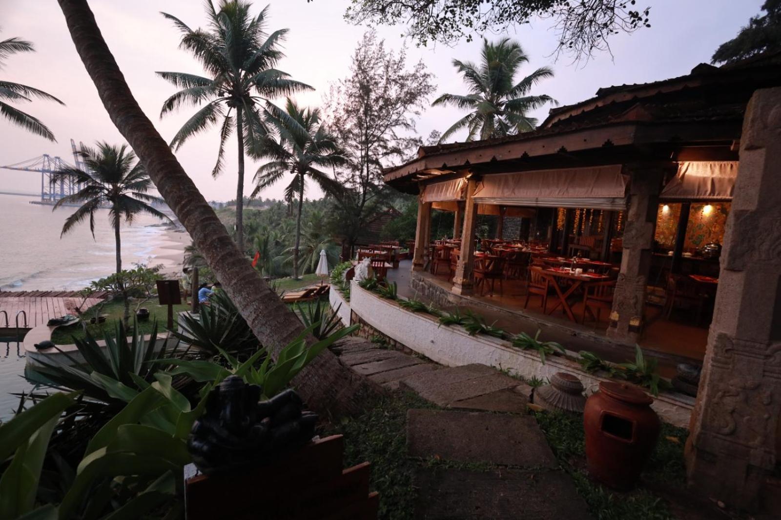 Niraamaya Wellness Retreats, Surya Samudra, Kovalam Kültér fotó