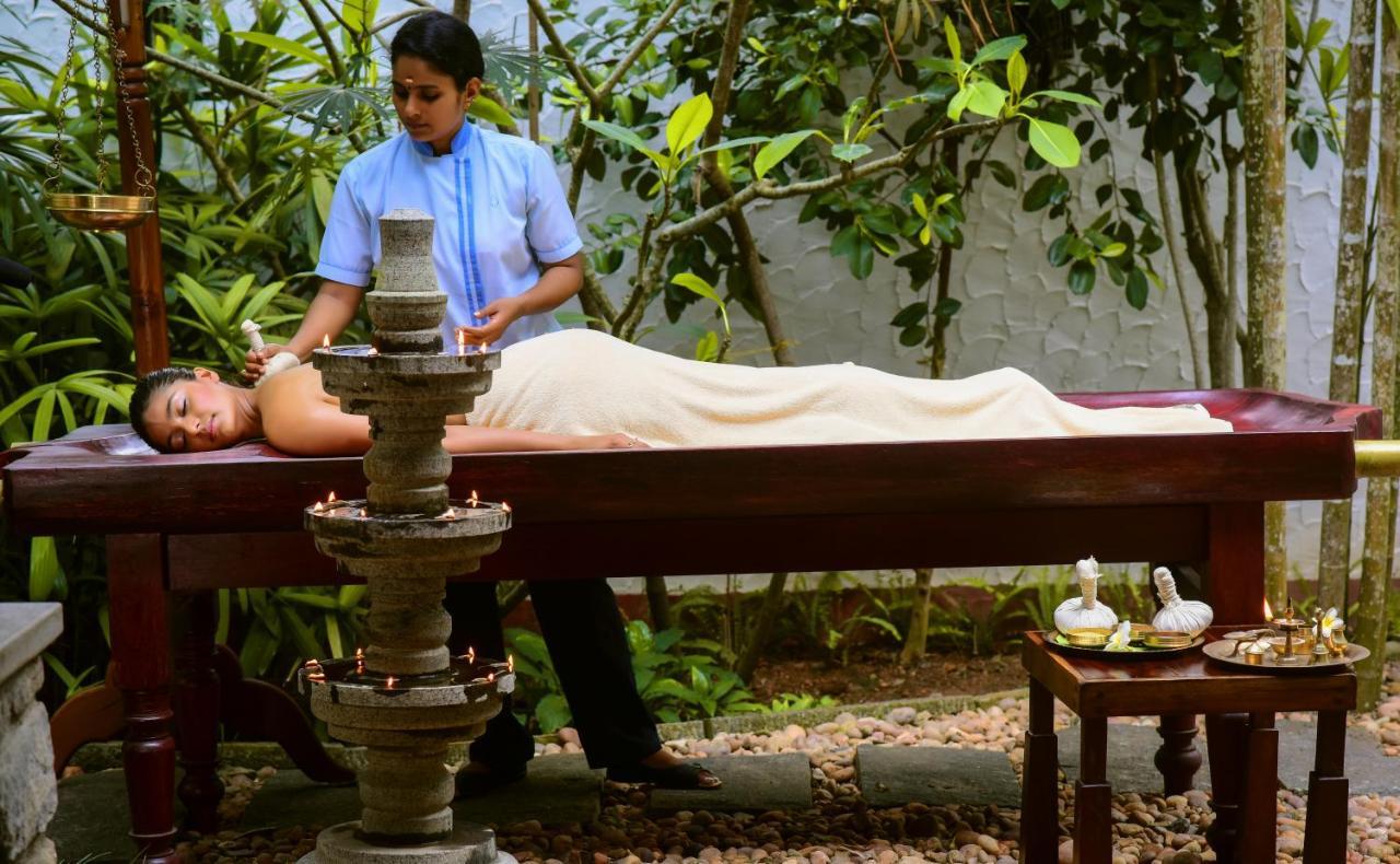 Niraamaya Wellness Retreats, Surya Samudra, Kovalam Kültér fotó